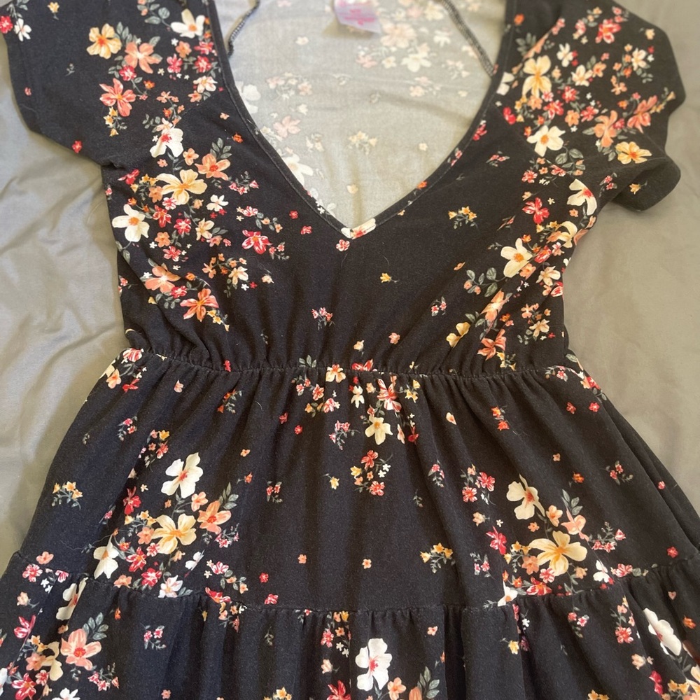H&M Black Floral V-Neck Top
